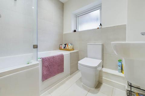2 bedroom house for sale, Sun Square, Old Town