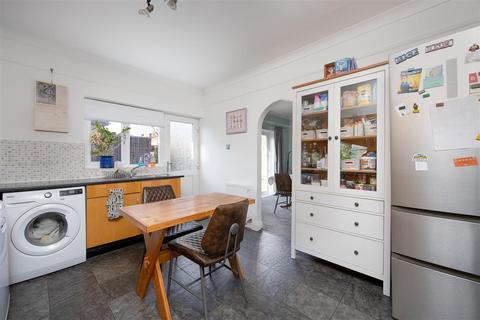 1 Drynham Road, Trowbridge, BA14 0PE