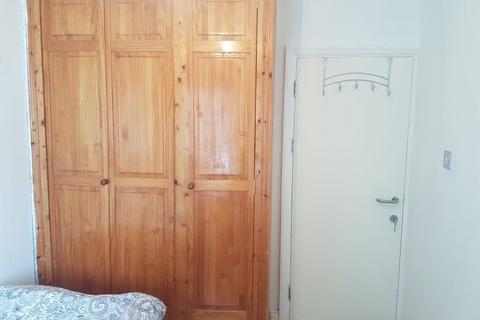 1 bedroom in a house share to rent, Paxford Road, Wembley HA0