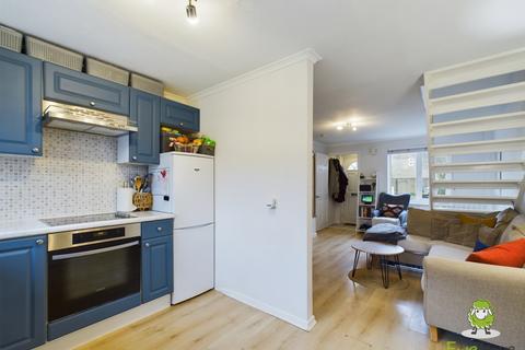 32 Alderwood, Chineham, Basingstoke, RG24 8TU
