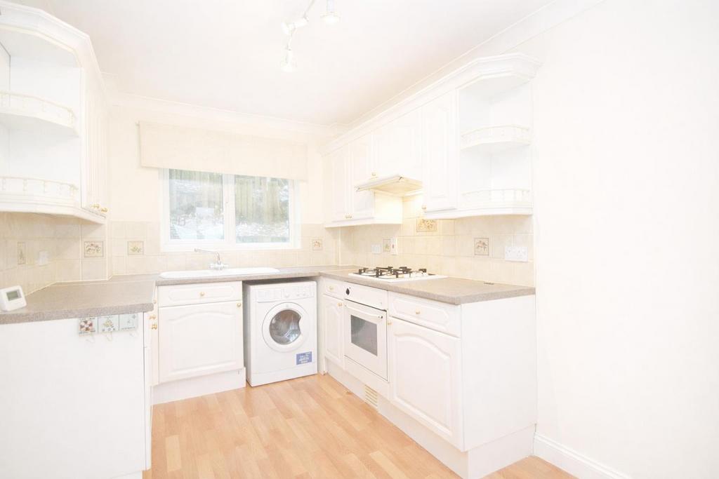 Kitchen2.jpg