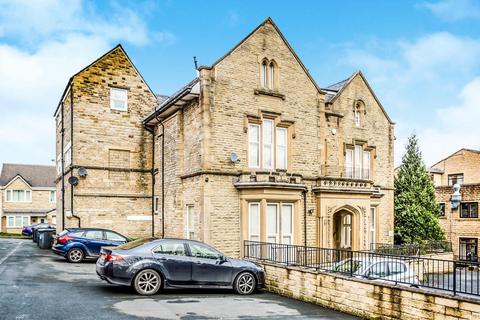 2 bedroom apartment to rent, Redwing Crescent, Huddersfield HD3