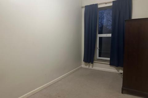 2 bedroom apartment to rent, Redwing Crescent, Huddersfield HD3