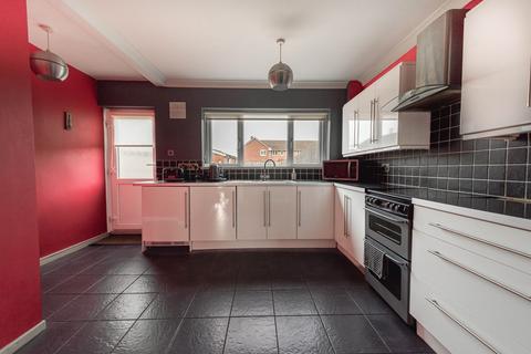 3 bedroom end of terrace house for sale, Dickens Avenue, Llanrumney, Cardiff. CF3