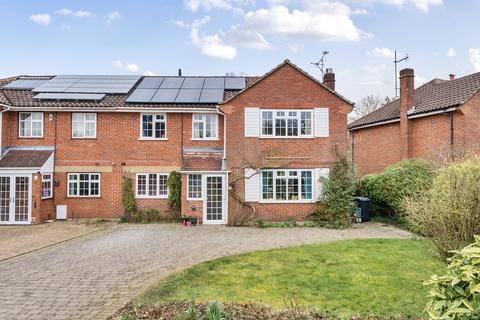 4 bedroom semi-detached house for sale, Carlton Road, Surrey RH1