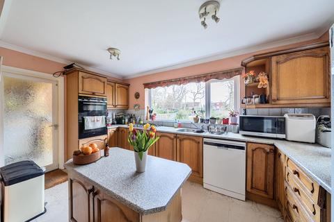 4 bedroom semi-detached house for sale, Carlton Road, Surrey RH1