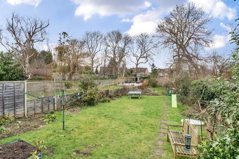 4 bedroom semi-detached house for sale, Carlton Road, Surrey RH1