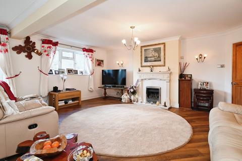 1 Brookers Corner, Crowthorne, RG45 7DS