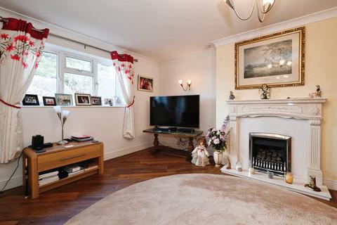 1 Brookers Corner, Crowthorne, RG45 7DS