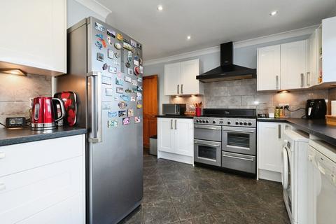 1 Brookers Corner, Crowthorne, RG45 7DS