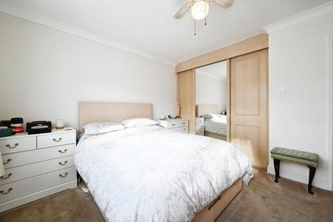 1 Brookers Corner, Crowthorne, RG45 7DS