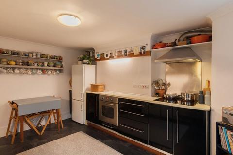 2 bedroom flat for sale, Waller Rd, Telegraph Hill, New Cross, SE14