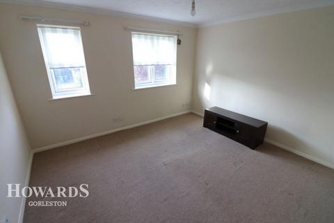 1 bedroom flat for sale, Lowestoft Road, Gorleston