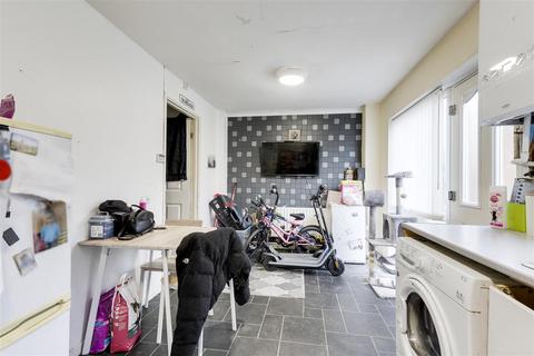 3 bedroom terraced house for sale, Erewash Gardens, Top Valley NG5