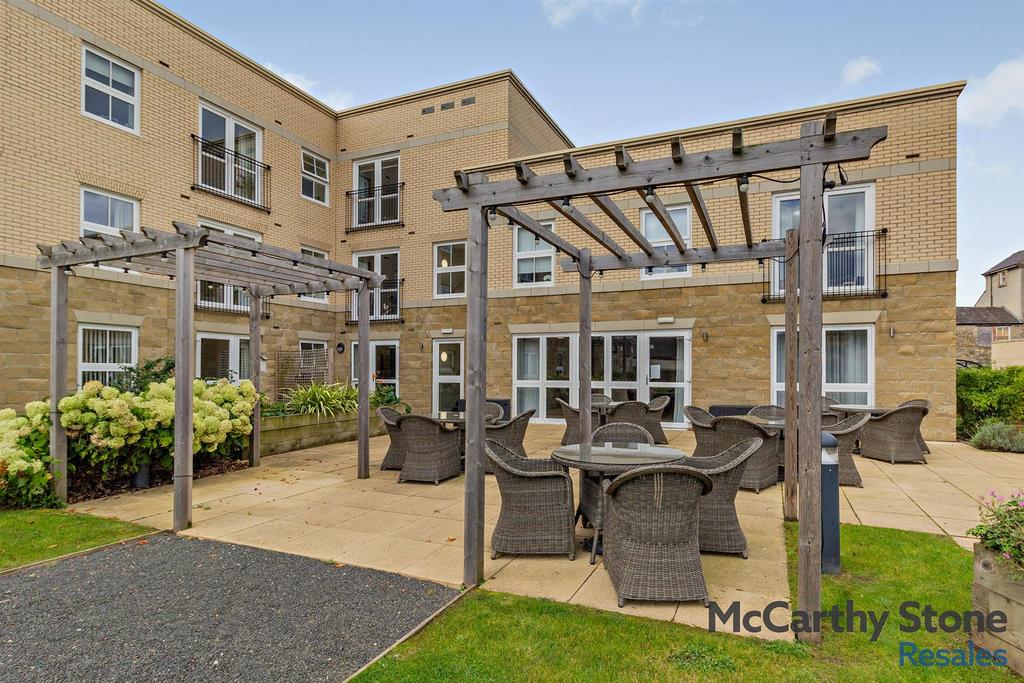 8665716-exterior02-800.jpg
