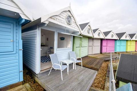 Chalet for sale, Walton on the Naze CO14