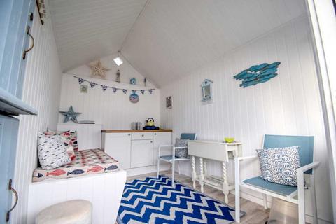 Chalet for sale, Walton on the Naze CO14