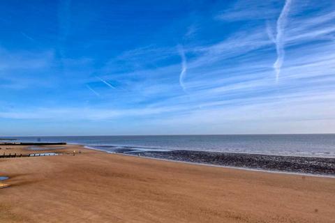 Chalet for sale, Walton on the Naze CO14