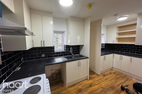 6 bedroom semi-detached house to rent, Sutton Lane, HOUNSLOW