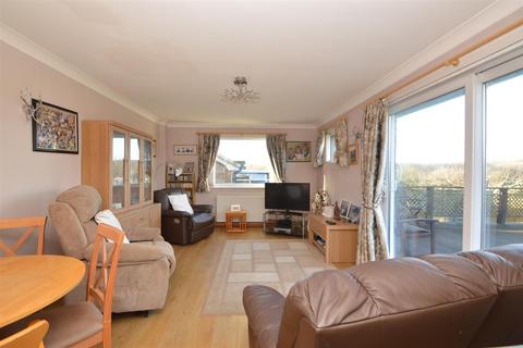 2 bedroom detached bungalow for sale, HAVENSTREET VILLAGE