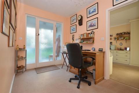 2 bedroom detached bungalow for sale, HAVENSTREET VILLAGE