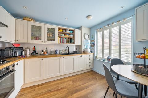 3 bedroom semi-detached house for sale, Parsons Way, Farnham GU10