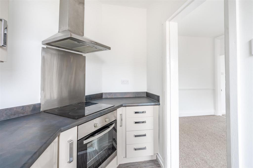Flat 2 Moorland Street-3.jpg