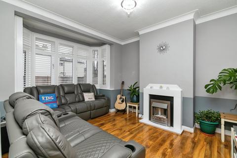 3 bedroom end of terrace house for sale, Goldsmith Road, London E10