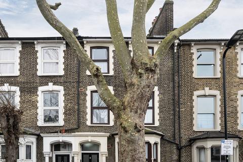 Studio to rent, Bodney Road, Hackney, London, E8