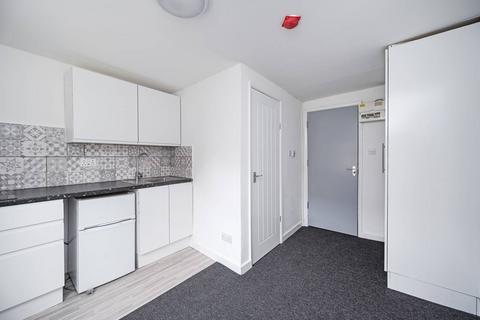 Studio to rent, Bodney Road, Hackney, London, E8