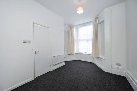 Studio to rent, Bodney Road, Clapton, London, E8