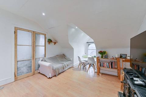 2 bedroom flat for sale, Bedford Road, Clapham North, London, SW4