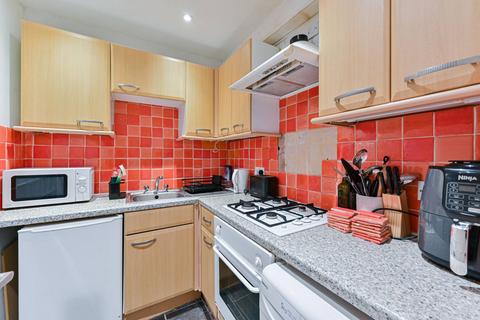 2 bedroom flat for sale, Bedford Road, Clapham North, London, SW4