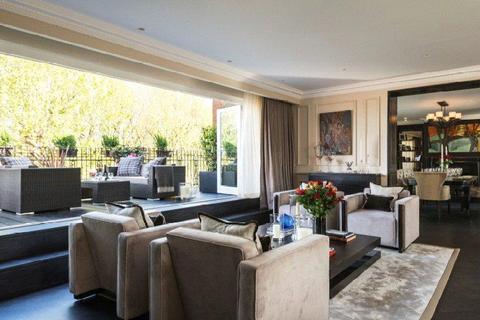 4 bedroom flat to rent, Egerton Gardens, Knightsbridge, London, SW3