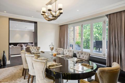 4 bedroom flat to rent, Egerton Gardens, Knightsbridge, London, SW3