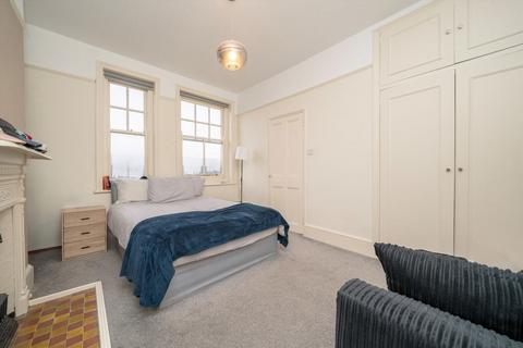 3 bedroom flat to rent, Bishop Kings Road, London W14