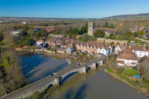 2 bedroom character property for sale, High Street, Aylesford