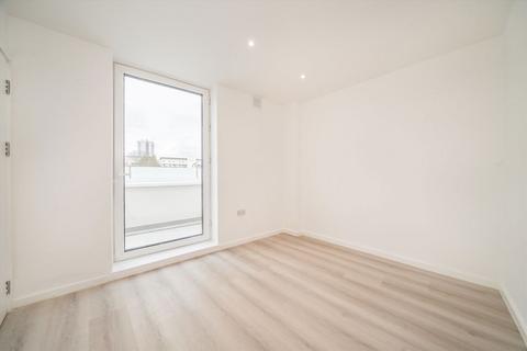 Studio for sale, Powell Road, London E5