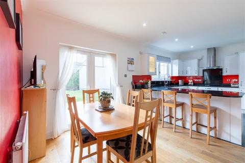 5 bedroom house for sale, Earn Drive, Tibbermore, Perth