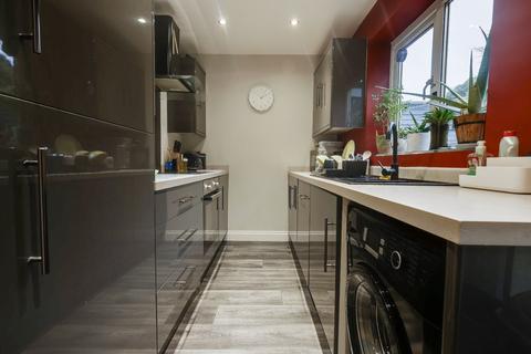 8 Lichfield Mount, Bradford, BD2 1NX