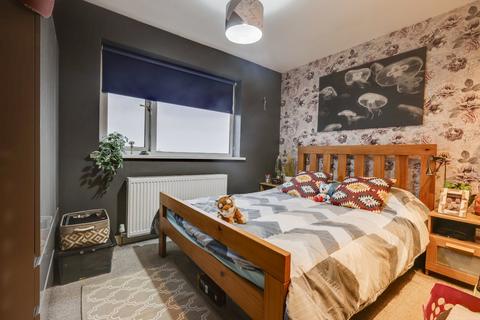 8 Lichfield Mount, Bradford, BD2 1NX