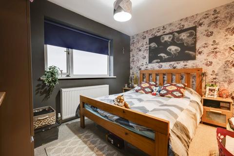 8 Lichfield Mount, Bradford, BD2 1NX