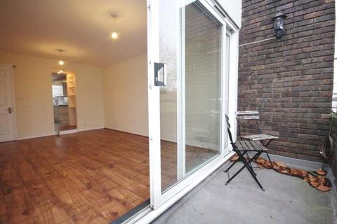 2 bedroom apartment for sale, Augustus Close, Brentford, TW8