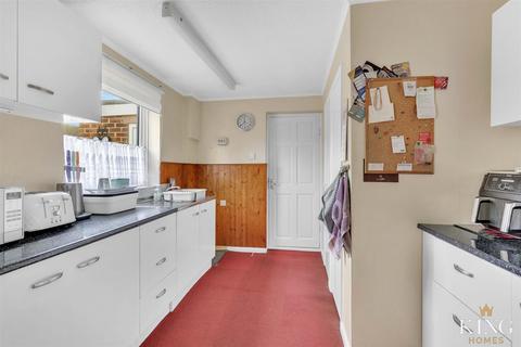 3 bedroom semi-detached house for sale, Baker Avenue, Stratford-Upon-Avon