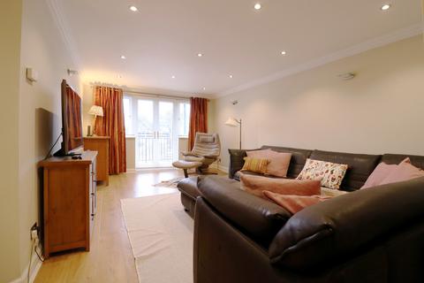 2 bedroom flat for sale, Copers Cope Road, Beckenham