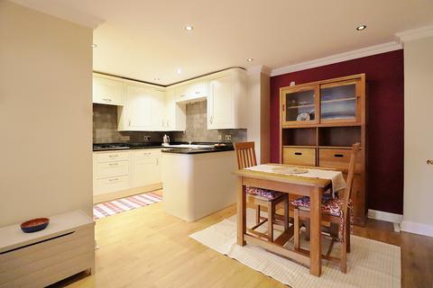 2 bedroom flat for sale, Copers Cope Road, Beckenham