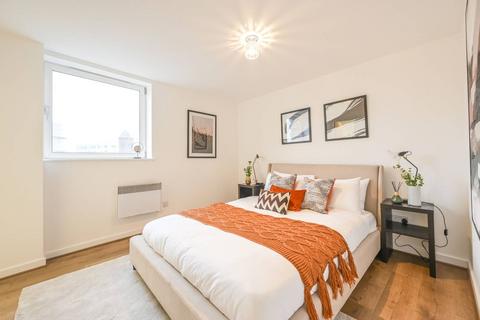 3 bedroom flat for sale, Basin Approach, Limehouse, London, E14