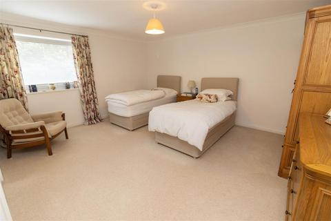 2 bedroom flat for sale, Norwood Court, Thornhill Road, Newcastle Upon Tyne