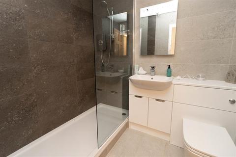 2 bedroom flat for sale, Norwood Court, Thornhill Road, Newcastle Upon Tyne