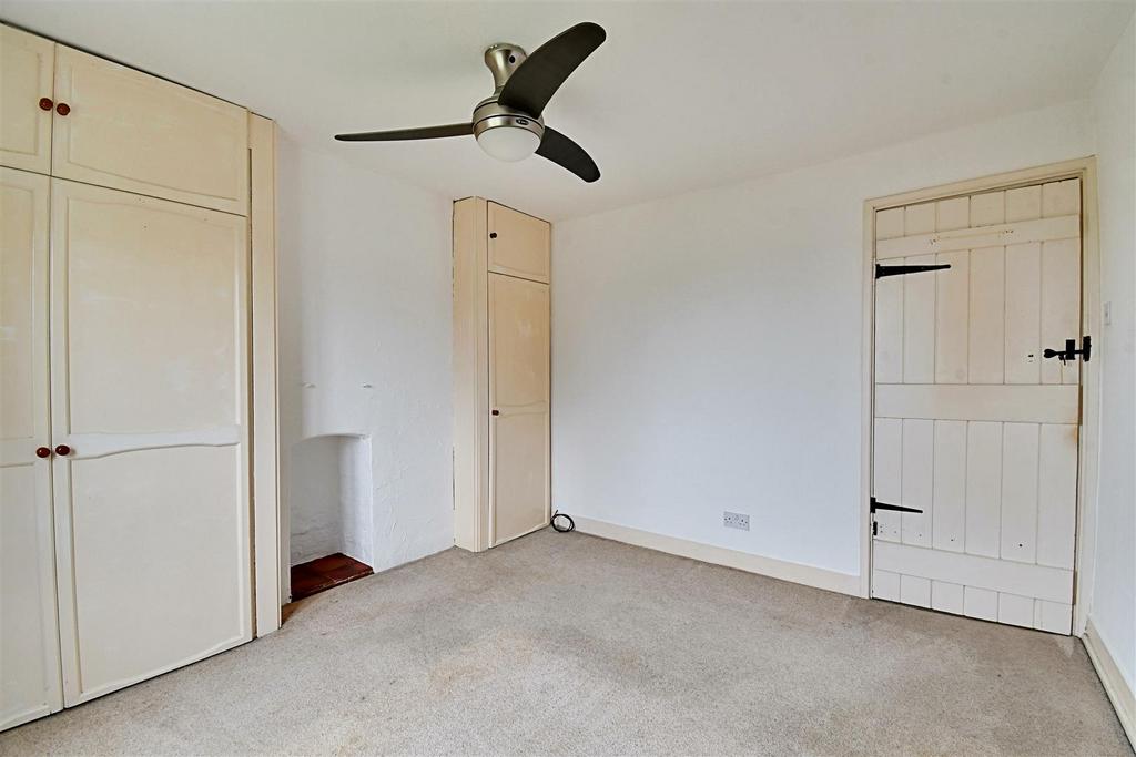 Bedroom 1 2.jpg